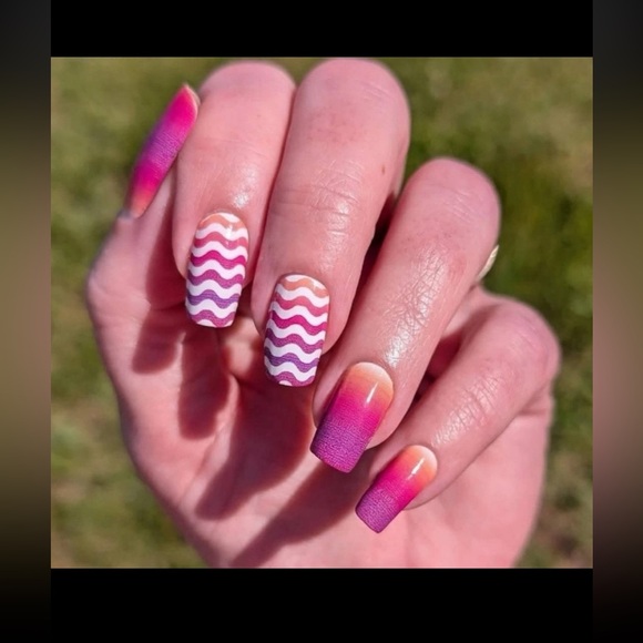Color Street Nail Polish Strips - Sipping Sunshine - Picture 1 of 3